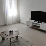 E&S Apartment